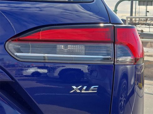 Certified 2024 Toyota Corolla Cross XLE image 11