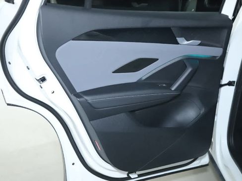 Certified 2026 Volkswagen Tiguan SE R-Line FWD image 13