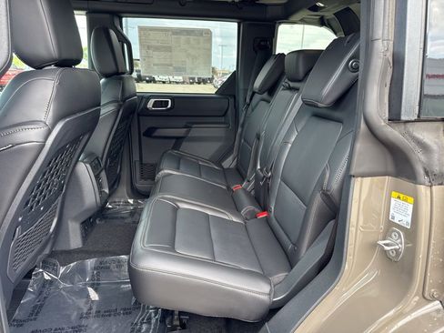 New 2026 Ford Bronco Badlands w/ Sasquatch Package AWD/4WD image 17