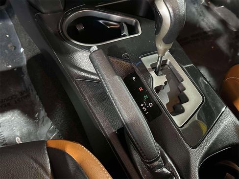 Used 2016 Toyota RAV4 SE image 30