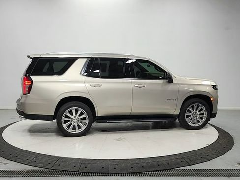 Used 2021 Chevrolet Tahoe Premier w/ Premium Package AWD/4WD image 8