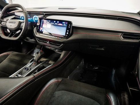 Used 2025 Dodge Charger R/T Scat Pack w/ Track Pack image 8