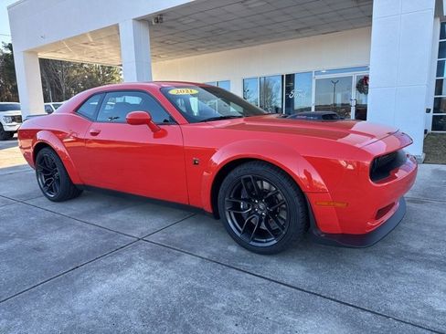 Used 2021 Dodge Challenger R/T Scat Pack image 1