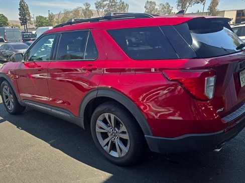 Used 2023 Ford Explorer XLT w/ Equipment Group 202A RWD image 4