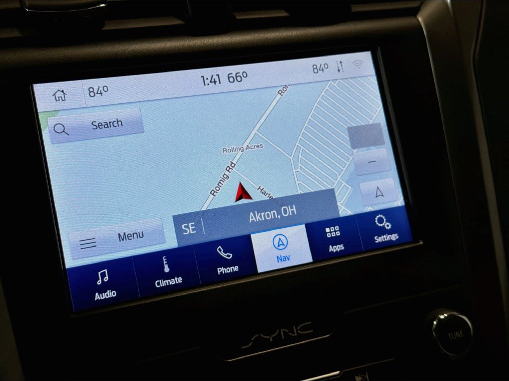 Used 2020 Ford Fusion SE FWD image 15