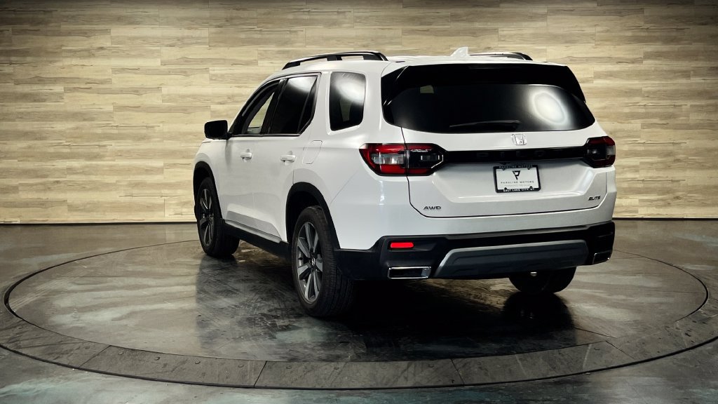 Used 2025 Honda Pilot Elite image 15