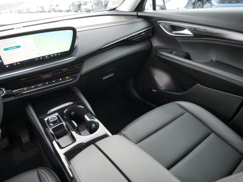 Used 2025 Buick Envision Preferred image 11