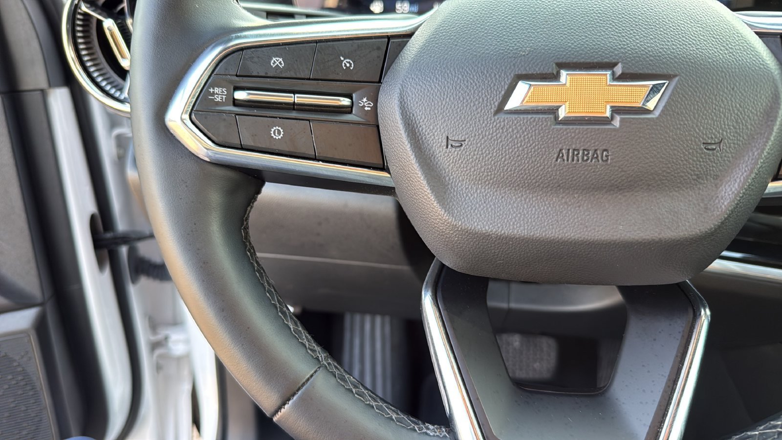 Used 2026 Chevrolet Equinox LT AWD/4WD image 13