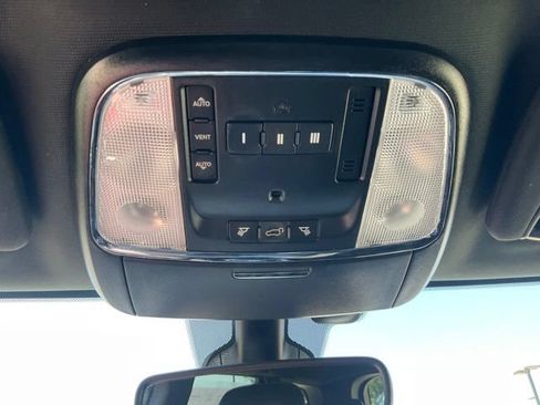 Used 2019 Jeep Grand Cherokee Altitude AWD/4WD image 14