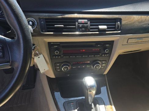 Used 2009 BMW 328i Convertible image 10