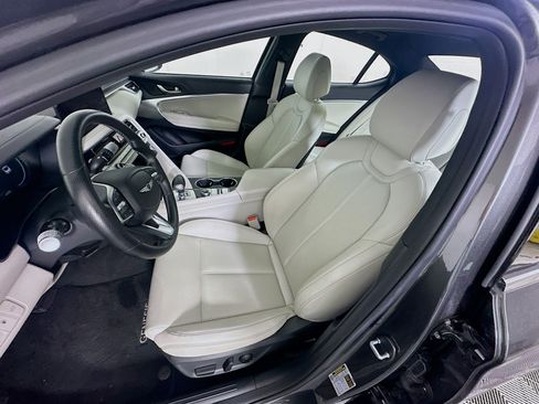 Used 2025 Genesis G70 2.5T image 13