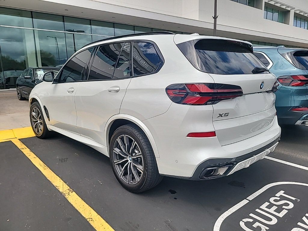 Certified 2024 BMW X5 xDrive40i w/ Executive Package AWD/4WD image 3