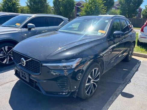 Used 2024 Volvo XC60 B5 Plus w/ Protection Package Premier AWD/4WD image 4