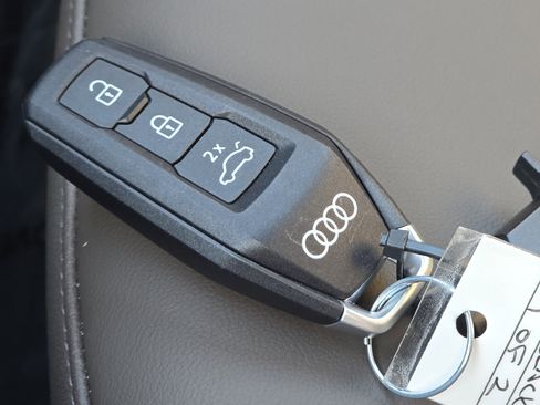 Certified 2025 Audi Q5 Premium w/ Convenience Package image 41