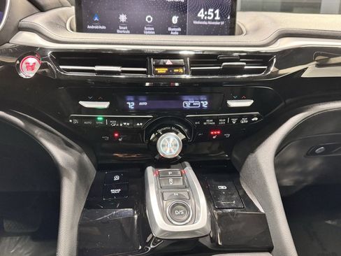 Used 2023 Acura MDX SH-AWD image 9