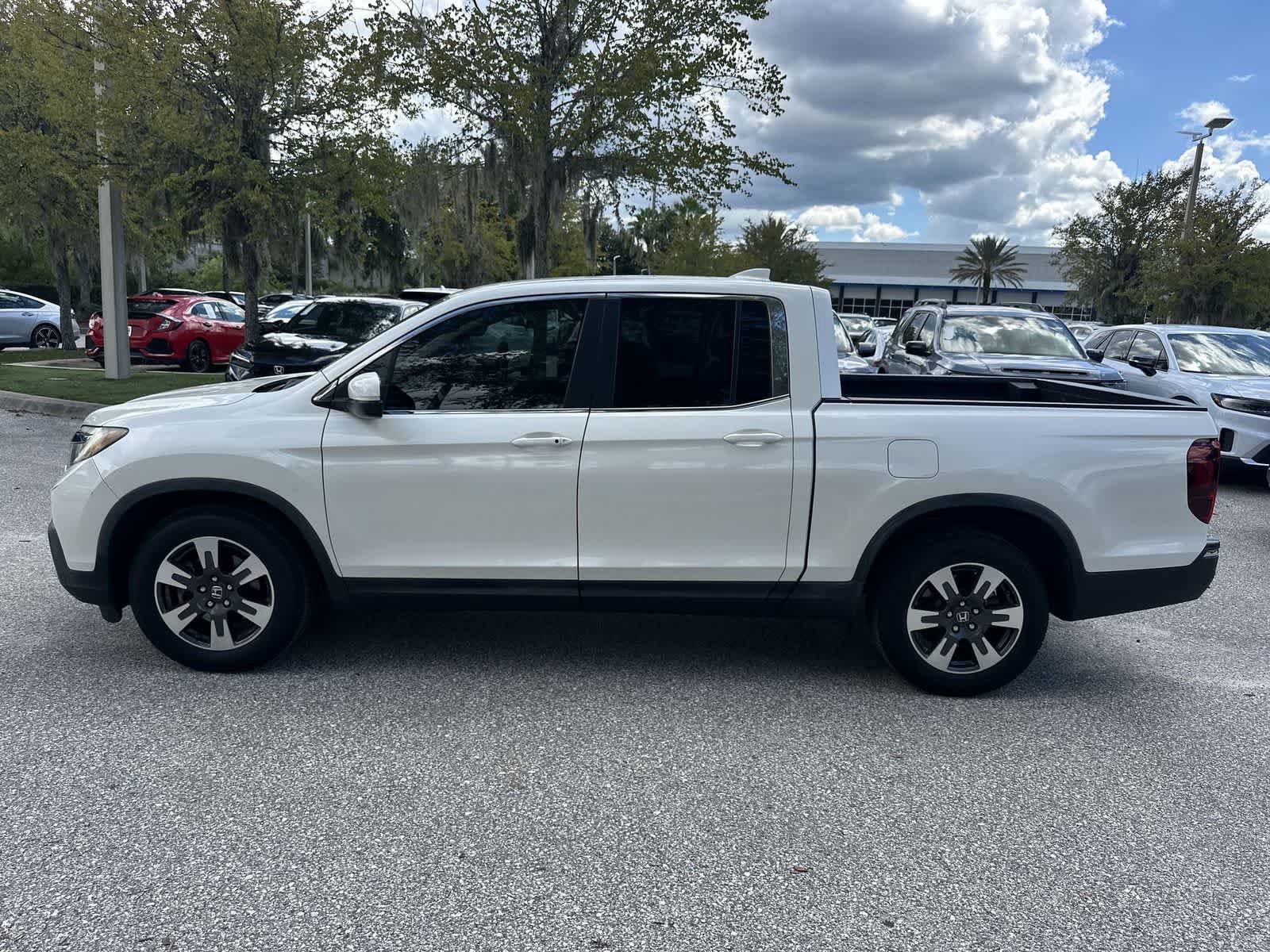 Used 2017 Honda Ridgeline RTL-T image 3