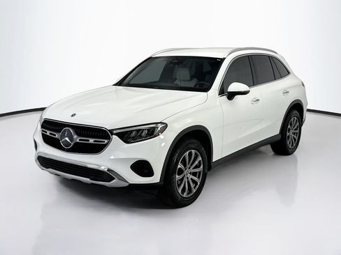 Used 2023 Mercedes-Benz GLC 300 image 1