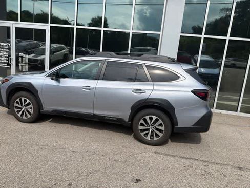 Used 2024 Subaru Outback Premium AWD/4WD image 4