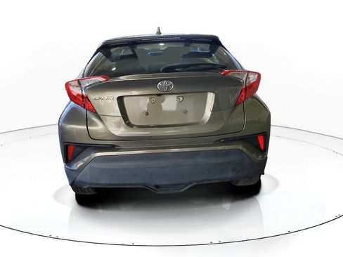 Used 2021 Toyota C-HR XLE image 5