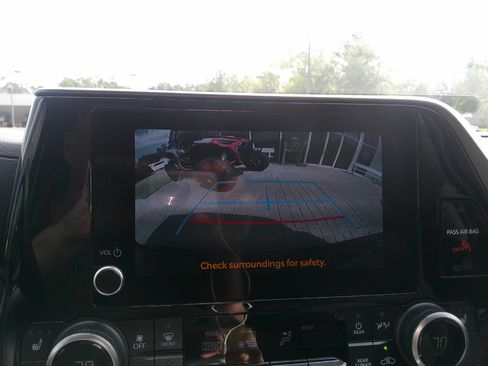 Used 2024 Toyota Highlander XLE image 26