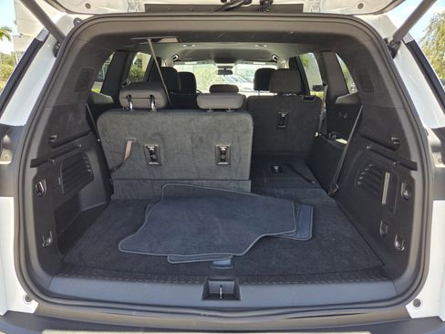 Used 2025 GMC Acadia Elevation FWD image 16