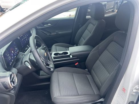 Used 2025 Chevrolet Equinox LT image 28