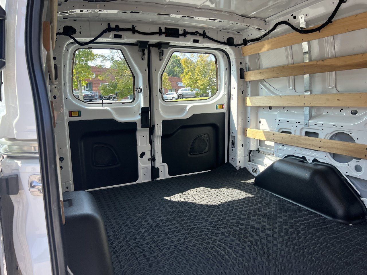 Used 2025 Ford Transit 250 Low Roof w/ Exterior Upgrade Package RWD image 21