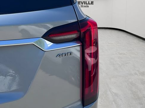 Used 2025 Cadillac XT6 Premium Luxury AWD/4WD image 4