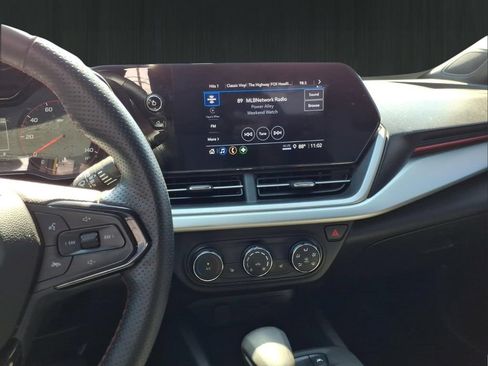 Used 2024 Chevrolet Trax RS w/ Driver Confidence Package FWD image 18