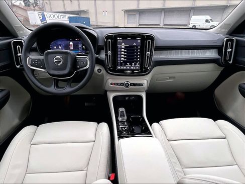 New 2026 Volvo XC40 B5 Plus w/ Protection Package Premier image 7