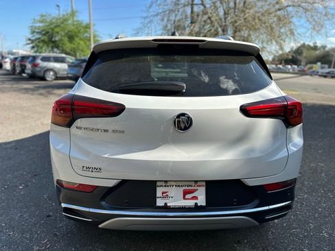 Used 2020 Buick Encore GX Essence w/ Experience Buick Package FWD image 9