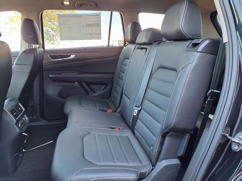 New 2026 Volkswagen Atlas SEL image 10