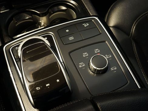 Used 2018 Mercedes-Benz GLE 350 4MATIC image 24