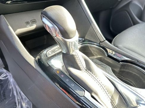 Used 2024 Buick Encore GX Sport Touring AWD/4WD image 20