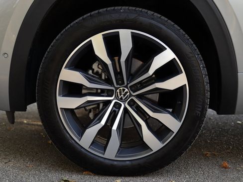 Used 2022 Volkswagen Atlas SEL Premium image 47