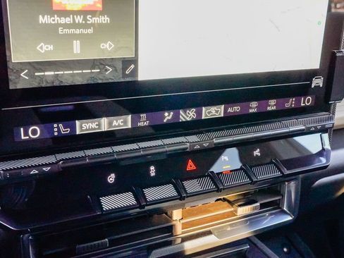 Used 2026 GMC Hummer EV SUV image 21