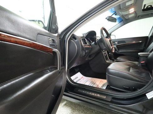 Used 2012 Lincoln MKZ FWD image 9