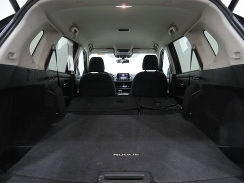 Used 2024 Nissan Rogue SV FWD image 25