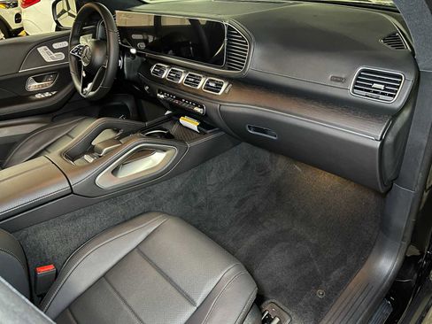 New 2025 Mercedes-Benz GLS 450 4MATIC image 11