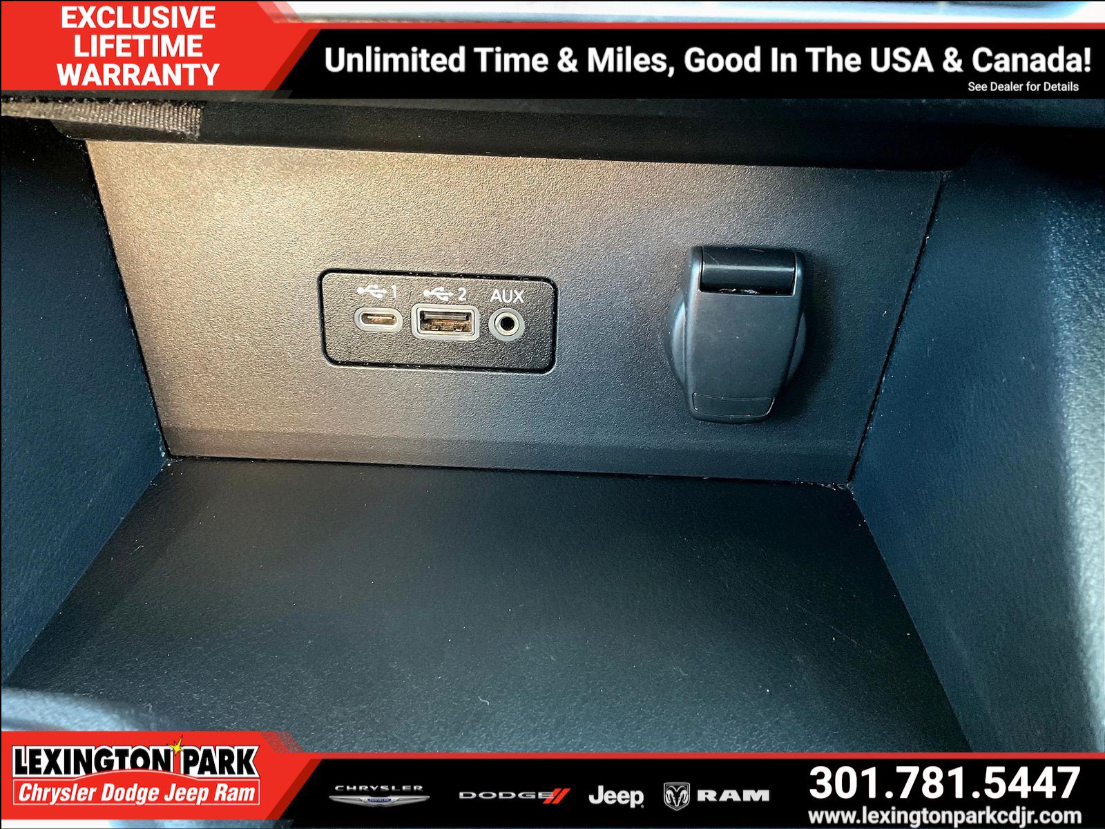 Used 2023 Nissan Sentra SR w/ SR Premium Package FWD image 15