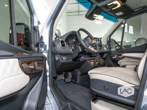 Used 2025 Mercedes-Benz Sprinter 2500 image 20