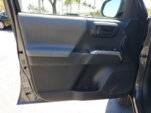 Used 2018 Toyota Tacoma SR5 image 14