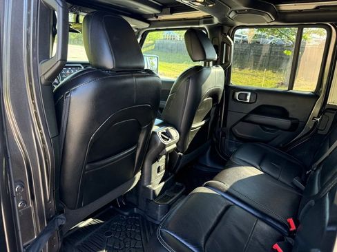 Used 2019 Jeep Wrangler Unlimited Sahara AWD/4WD image 24