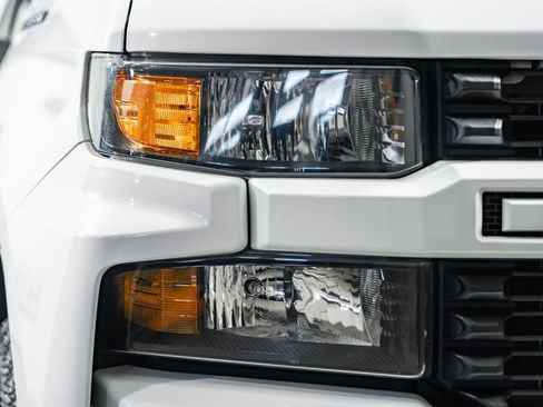 Used 2019 Chevrolet Silverado 1500 Custom w/ Custom Convenience Package image 14