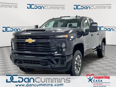 Used 2024 Chevrolet Silverado 2500 Custom w/ Custom Value Package AWD/4WD image 1