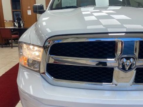 Used 2022 RAM 1500 Classic SLT w/ Electronics Group image 11