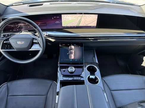 Used 2025 Cadillac Escalade Premium Luxury w/ Touring Package image 30