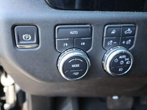 Used 2025 GMC Sierra 1500 SLT AWD/4WD image 20