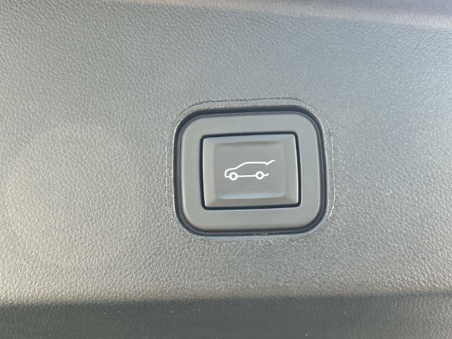 Used 2024 Cadillac Lyriq Sport w/ LPO, Floor Liner Package AWD/4WD image 11