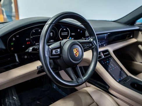 Used 2021 Porsche Taycan image 33